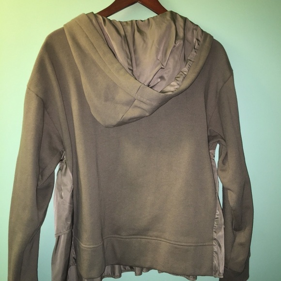 KHAKI green hoodie - Picture 3 of 5